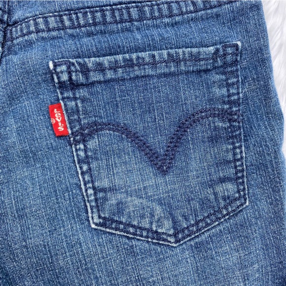 Levi’s Jean Shorts - Picture 7 of 9